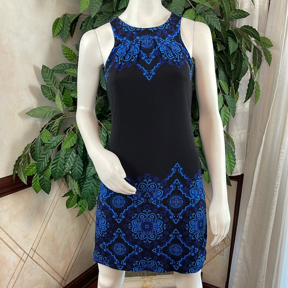 WHBM BLUE MEDALLION SHIFT DRESS